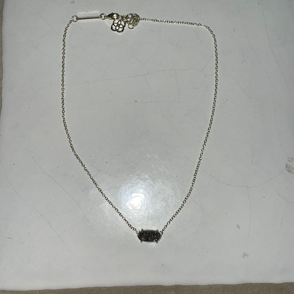 Kendra Scott necklace